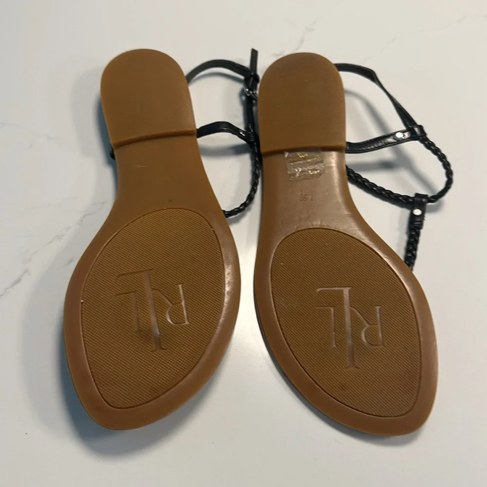 LAUREN Ralph Lauren Thong Leather Flat Sandals. Size 7.5B